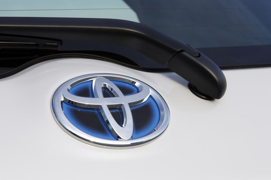  Toyota Auris HSD 2010 года  (фото 15 из 111)